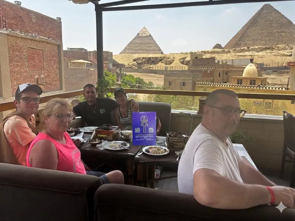 Private Tagestour nach Kairo: Pyramiden von Gizeh & Grand Egyptian Museum (GEM) ab Hurghada